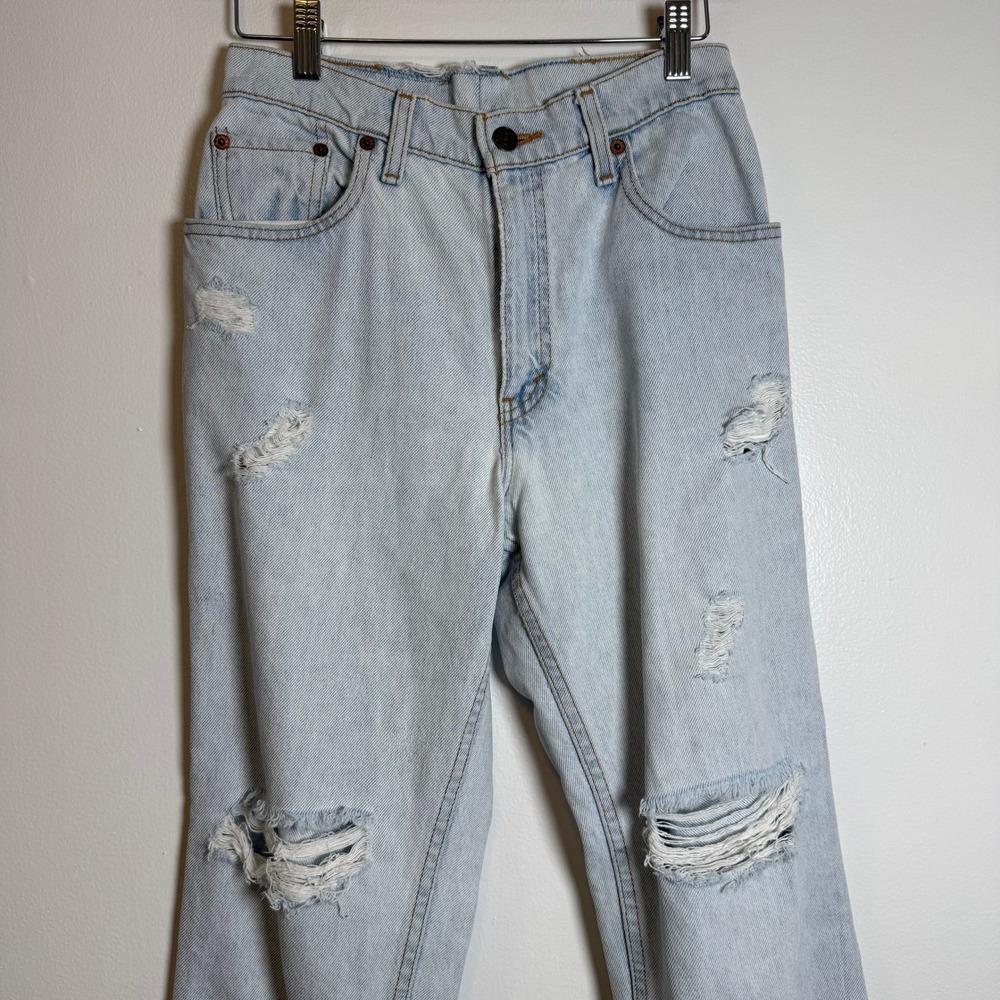 Levi's 550 Jeans Light Wash Distressed Frayed Hem Womens Size‎ 36x32 - Picture 7 of 7